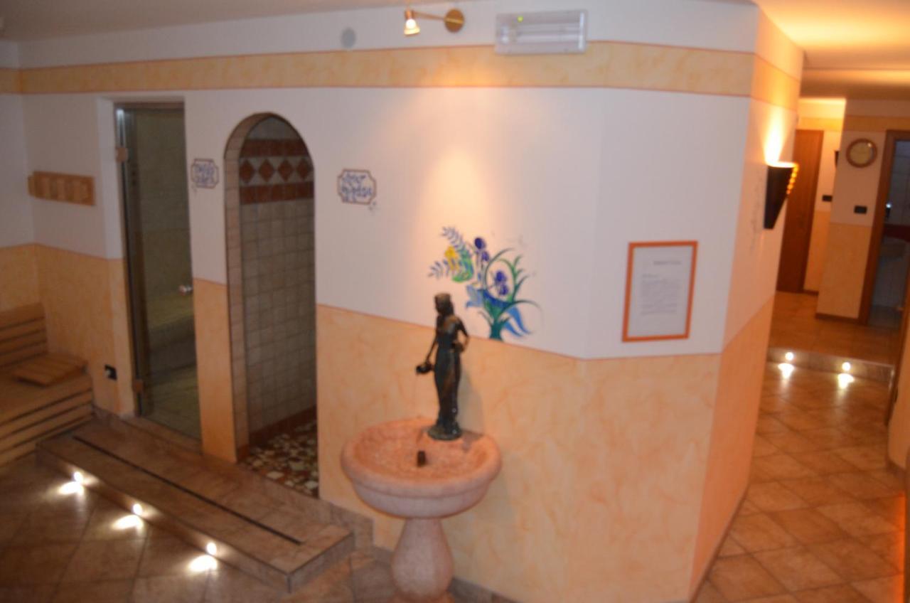 Hotel Ladina Кампитело ди Фаса Екстериор снимка