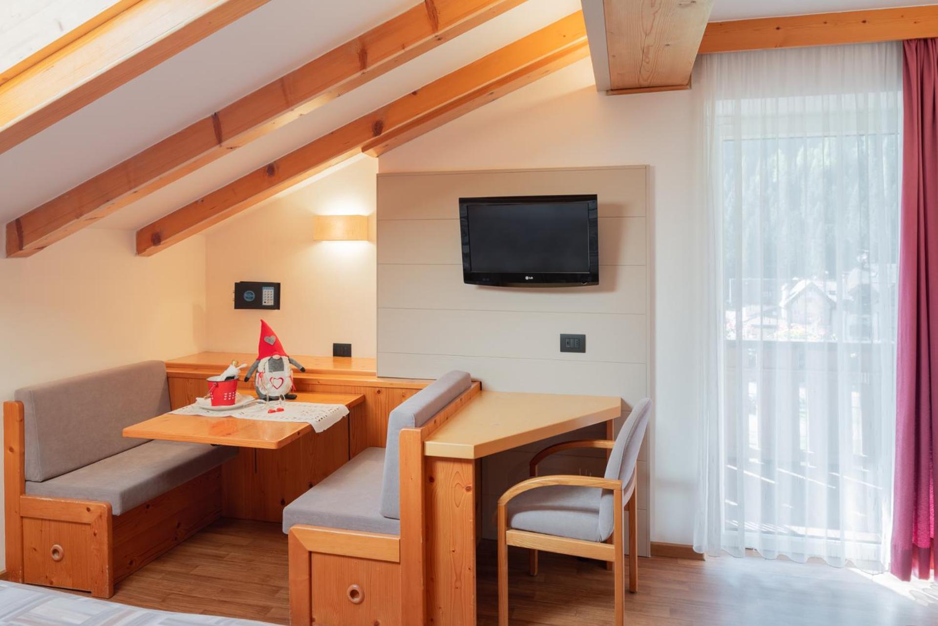 Hotel Ladina Кампитело ди Фаса Екстериор снимка